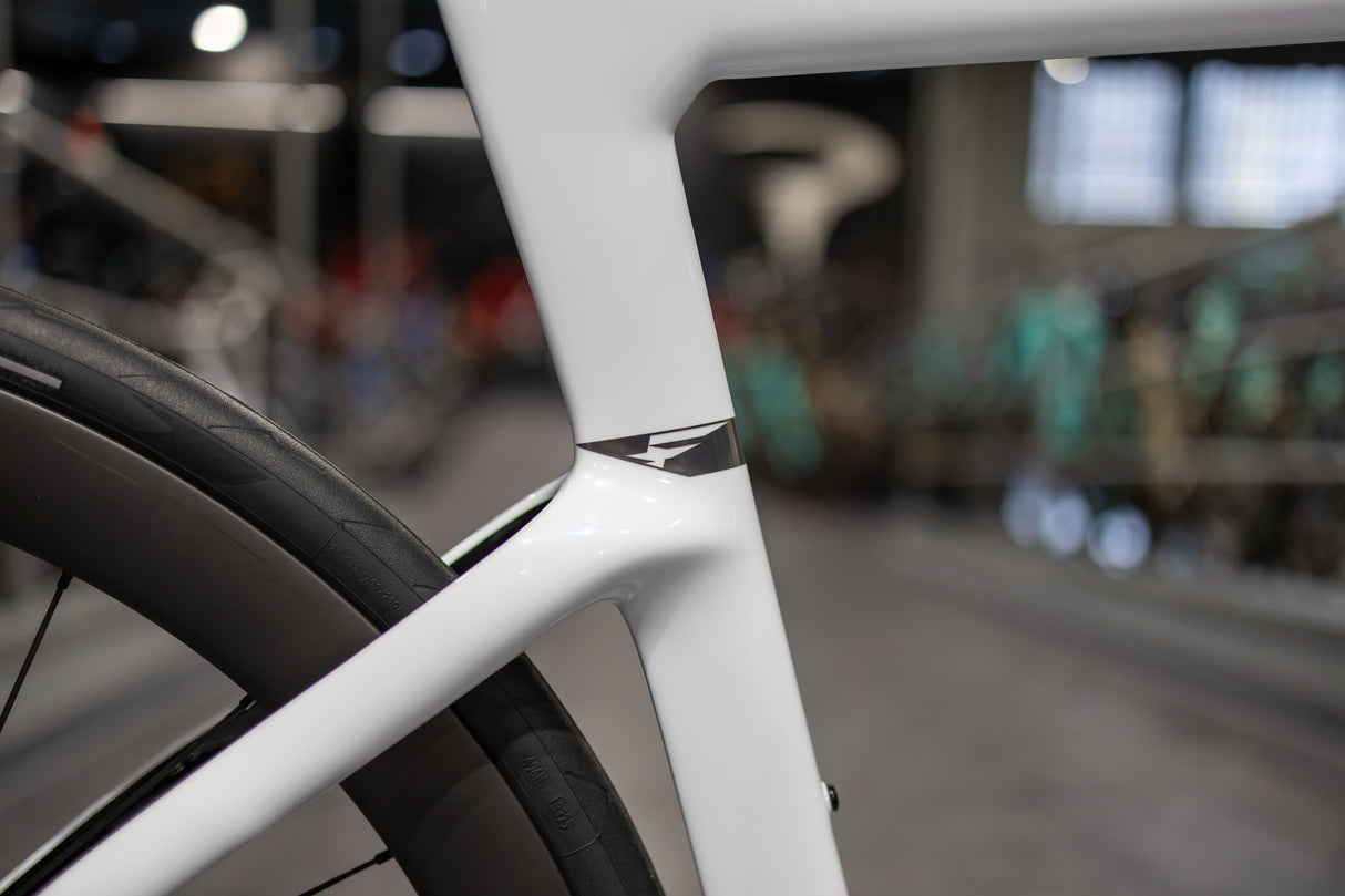 PINARELLO DOGMA F CUSTOM BUILD CD – SHIMANO ULTEGRA Di2 FULCRUM WIND 42 - BLACK NOVEMBER