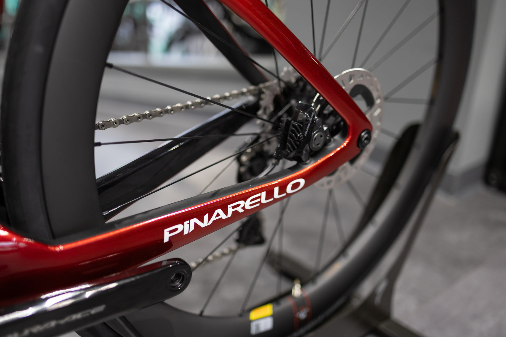 PINARELLO DOGMA F STARRY RED DETAIL 3