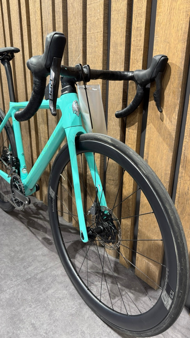 Bianchi Specialissima CV - Red eTap AXS Size 50 - Demo