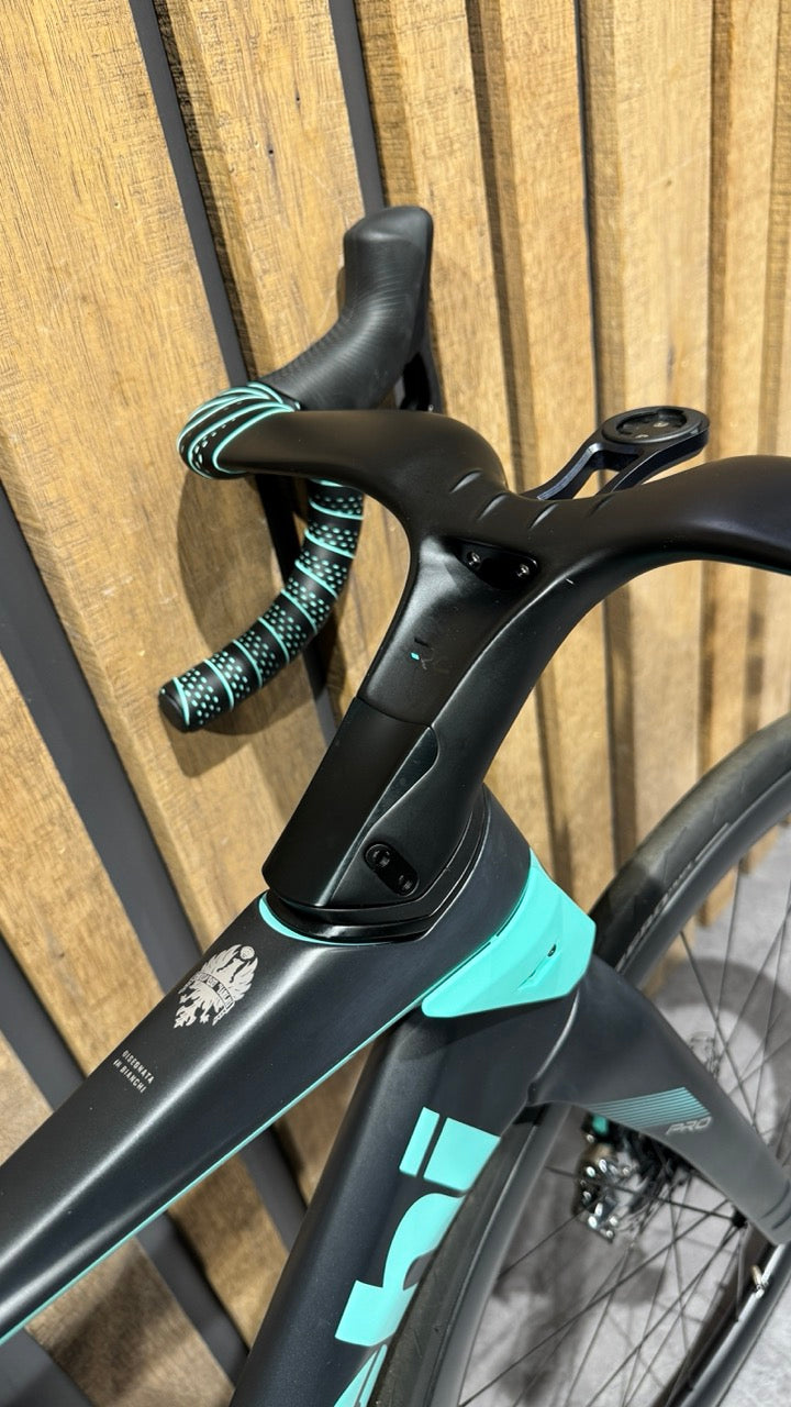 Bianchi OLTRE PRO Sram Red AXS Gr. 55 - Usato