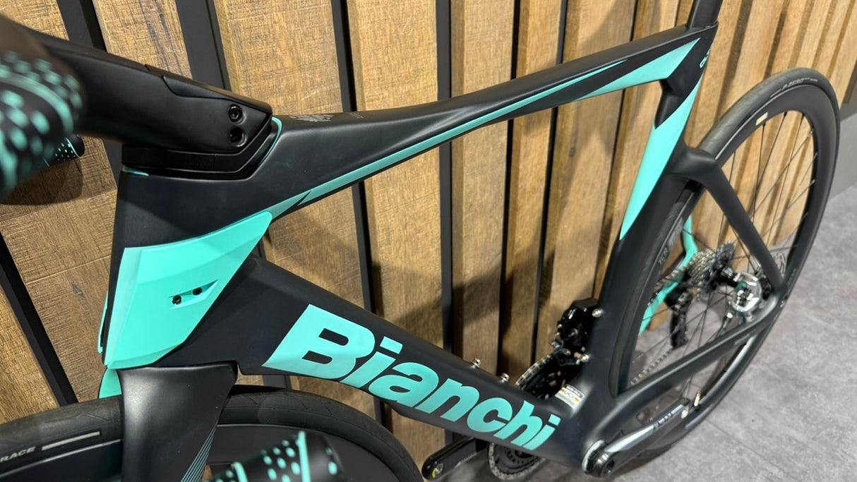 Bianchi OLTRE PRO Sram Red AXS Gr. 55 - Usato