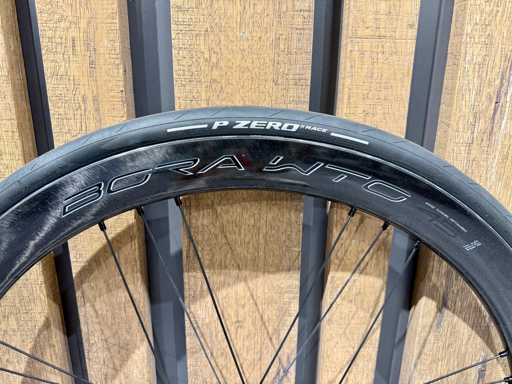 fr
Jantes de course Campagnolo Bora WTO 45 Disc Brake Usato