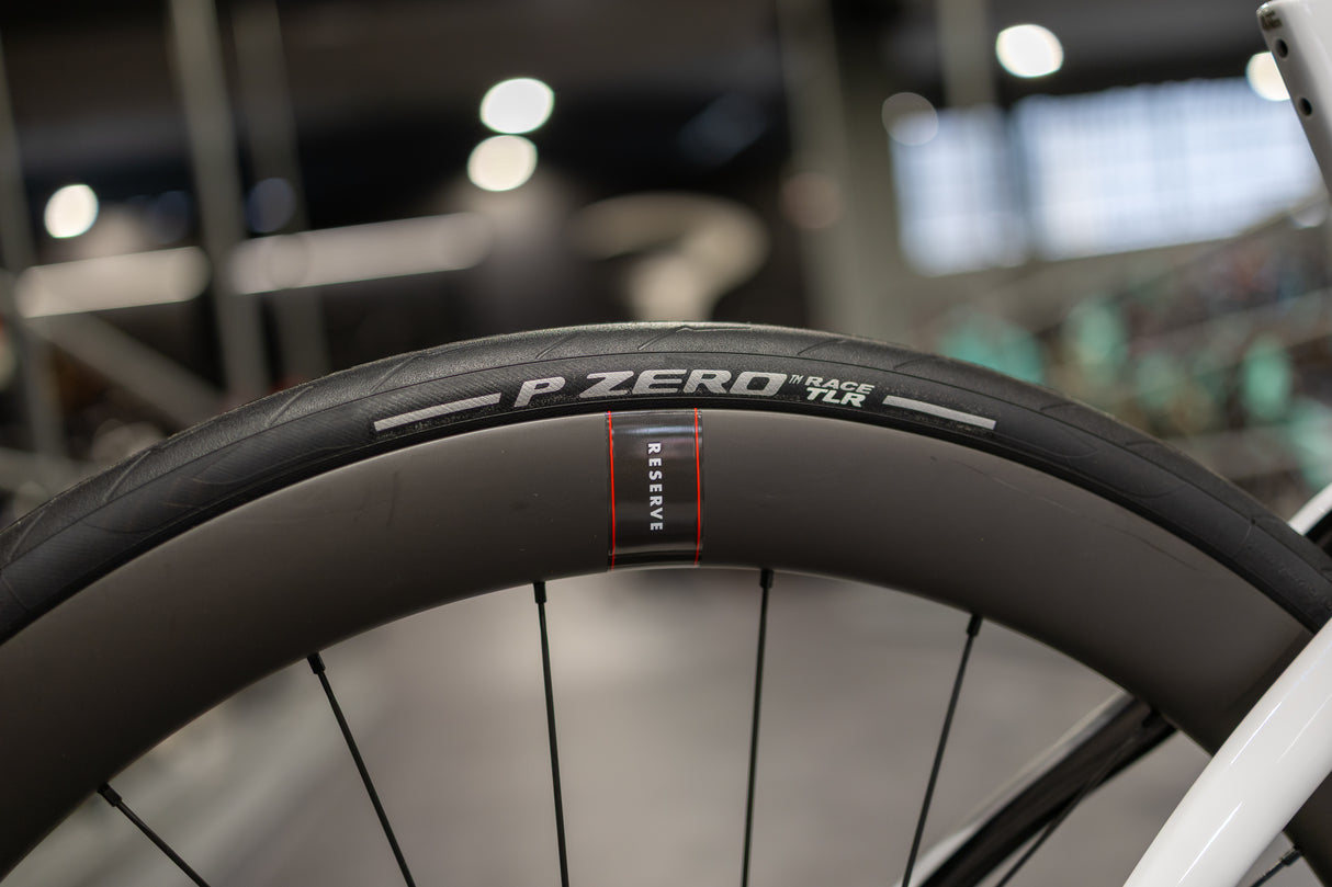 PINARELLO DOGMA F CUSTOM BUILD CD – SHIMANO ULTEGRA Di2 FULCRUM WIND 42 - SCHWARZ NOVEMBER