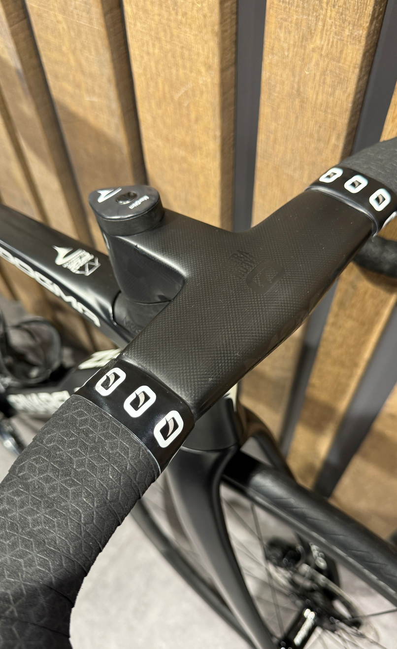 Pinarello Dogma F12 XLIGHT Dura-Ace Di2 11-speed - 2nd Hand