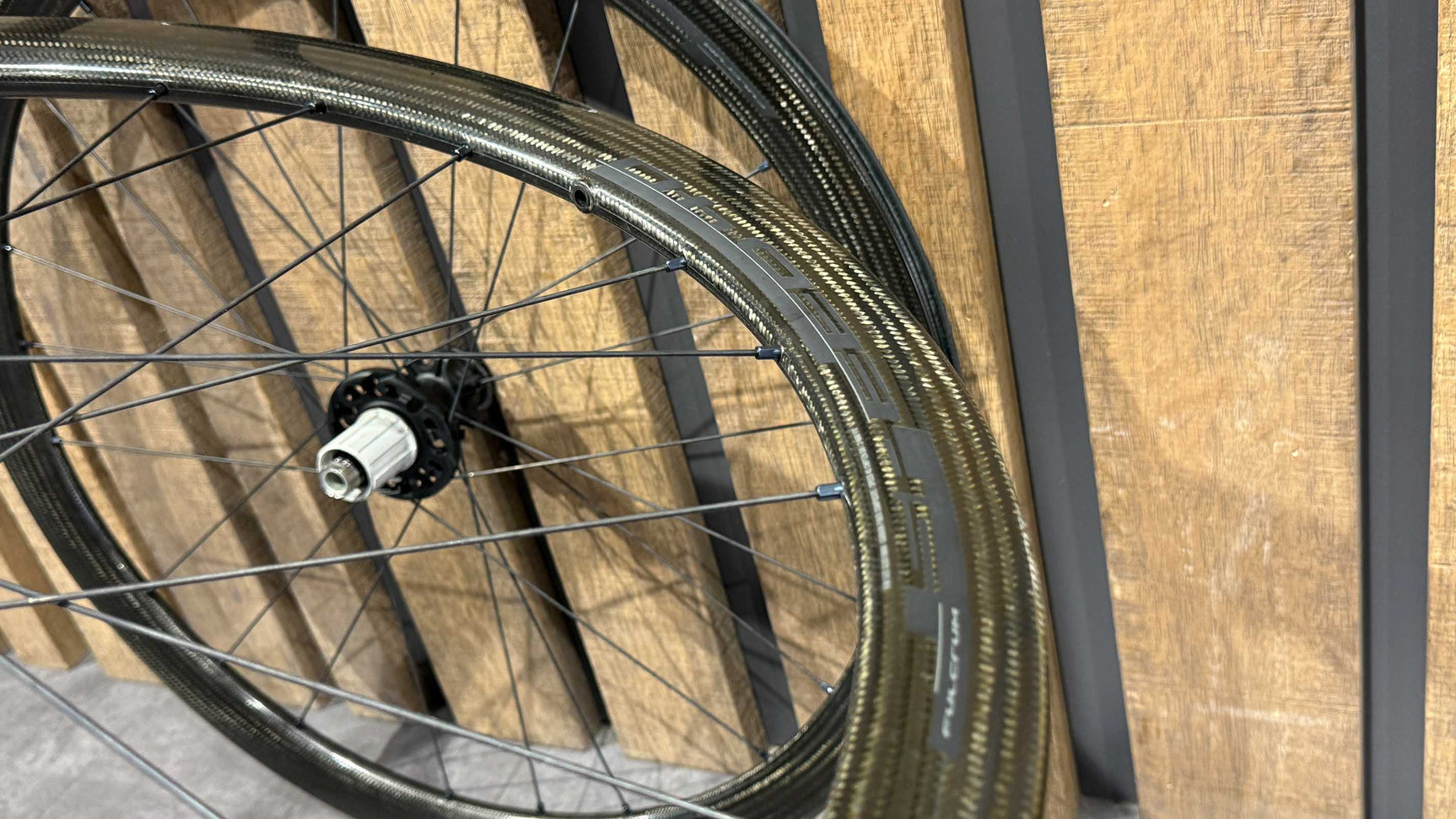 SET DE ROUES FULCRUM SPEED 40 CMPTZN DB - Usato