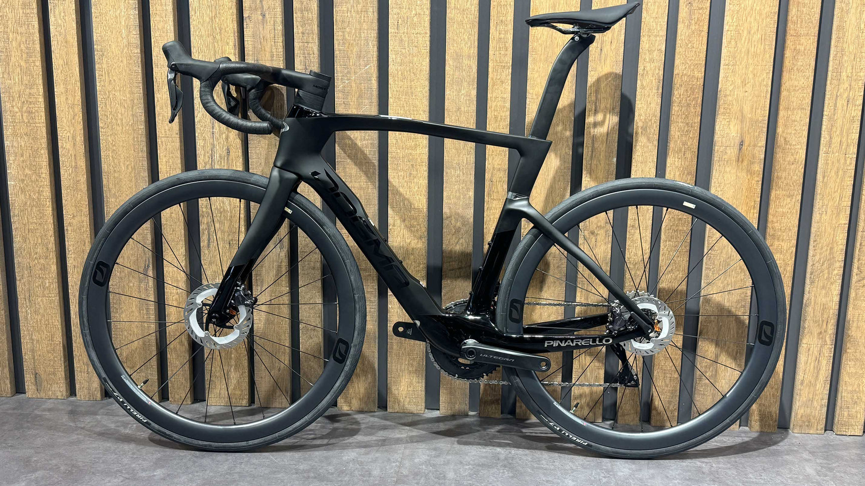 Pinarello DOGMA F 2025 - Shimano Ultegra Di2 12v Tg. 55 - Expo
