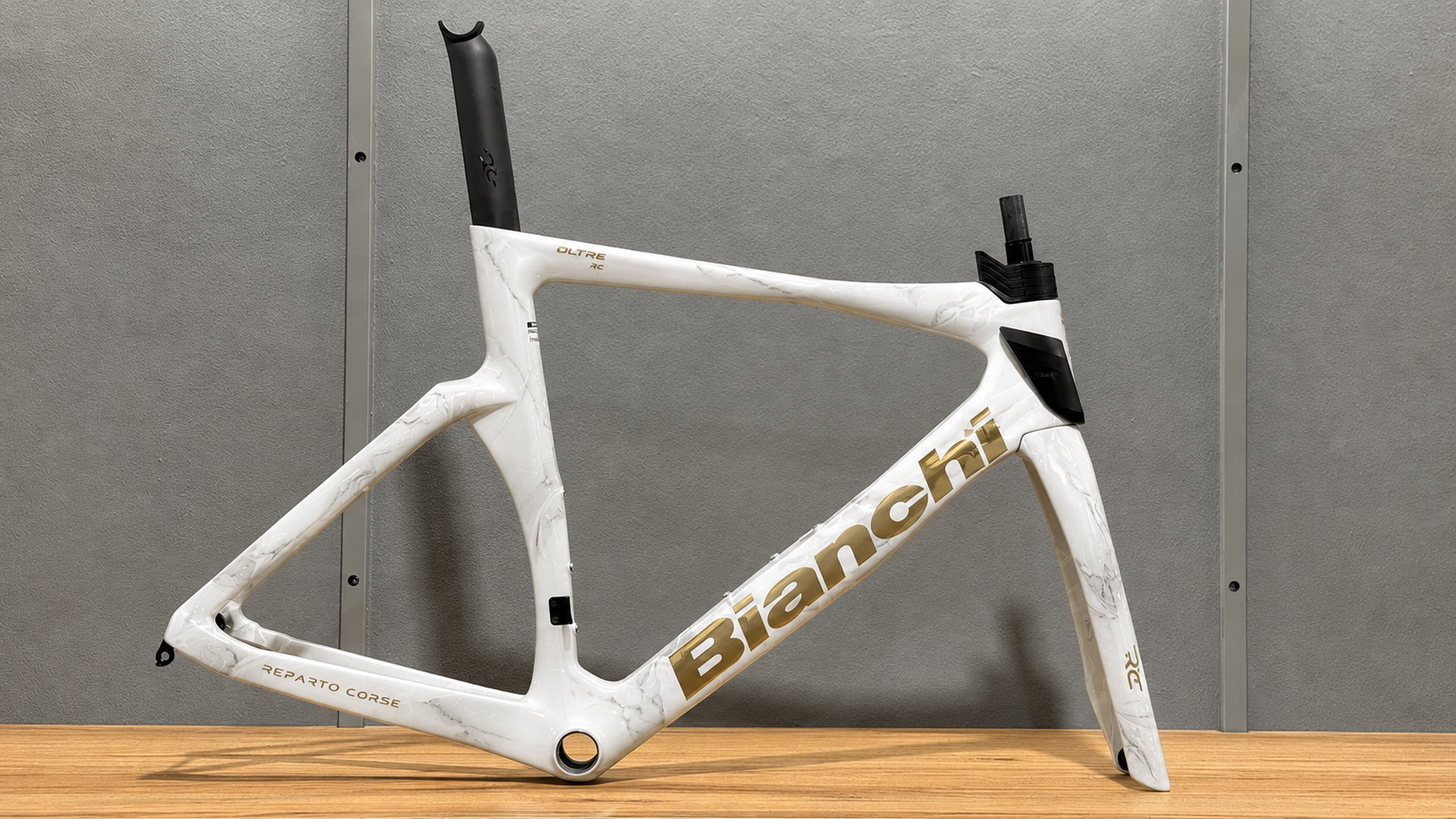 Bianchi OLTRE RC Disc frame kit Officina Bianchi Miami Drip