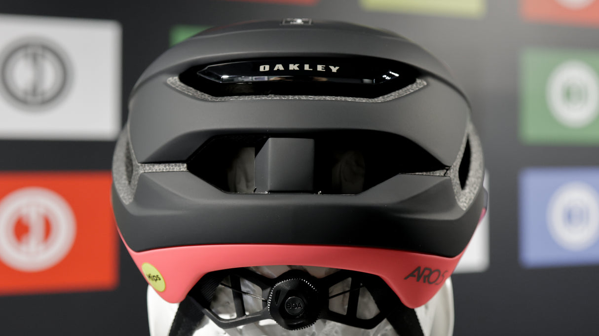 Casco Oakley Aro5 Race mips nero/rosa Giro d'Italia 2024