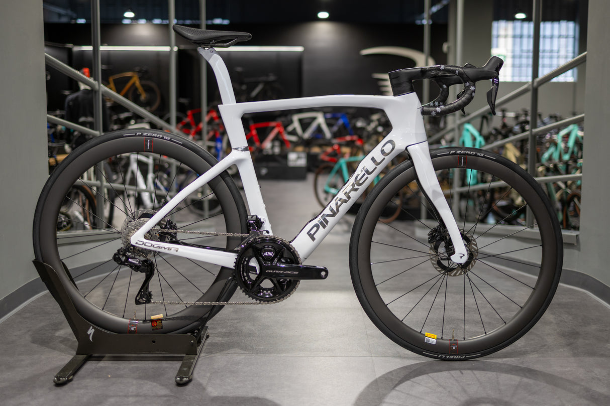 PINARELLO DOGMA F CUSTOM BUILD CD – SHIMANO ULTEGRA Di2 FULCRUM WIND 42 - BLACK NOVEMBER