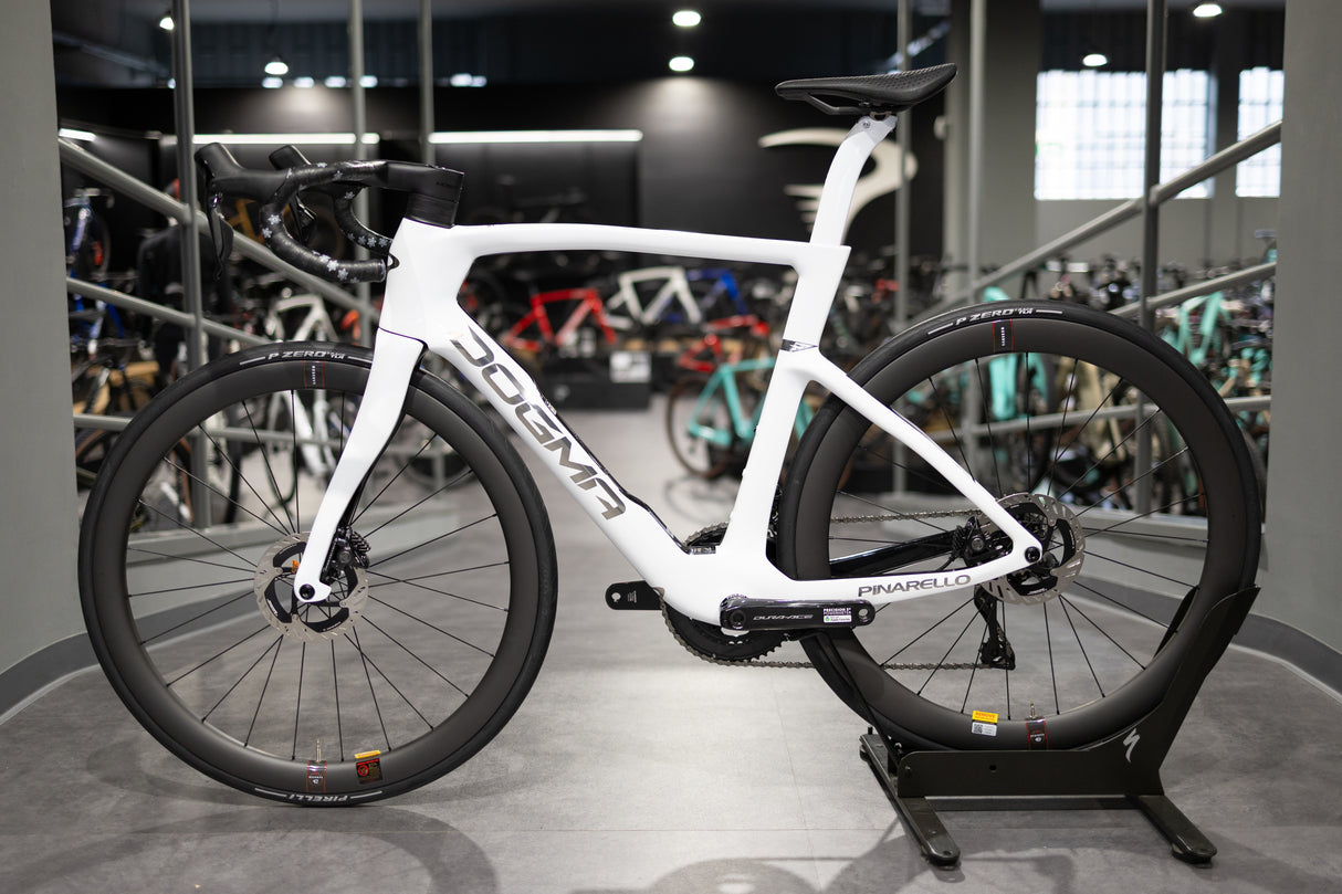 PINARELLO DOGMA F CUSTOM BUILD CD – SHIMANO ULTEGRA Di2 FULCRUM WIND 42 - BLACK NOVEMBER