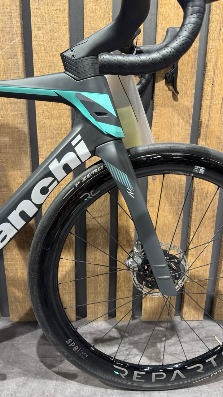 Bianchi OLTRE RC Sram Red AXS avec capteur de puissance T.57 - Démo