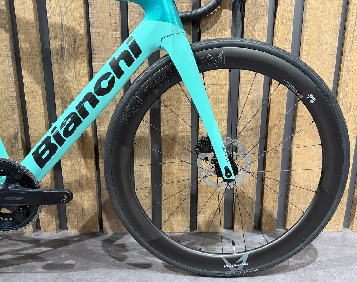 BIANCHI OLTRE RACE SHIMANO 105 Di2 CUSTOM CURVA CARBON RUOTE CARBON