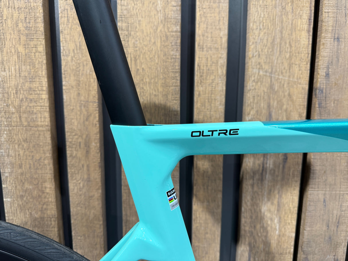 BIANCHI OLTRE RACE SHIMANO 105 Di2 CUSTOM CURVA CARBON RUOTE CARBON