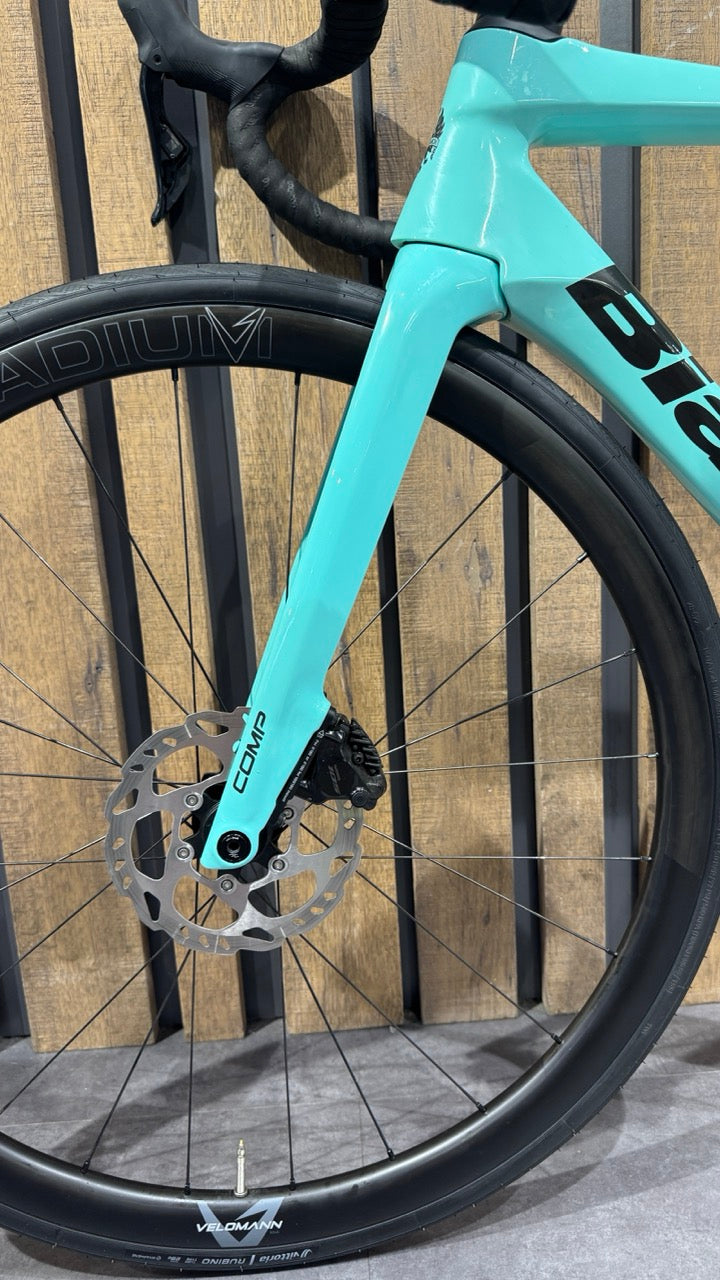 
BIANCHI SPECIALISSIMA COMP 105 DI2 12SP
