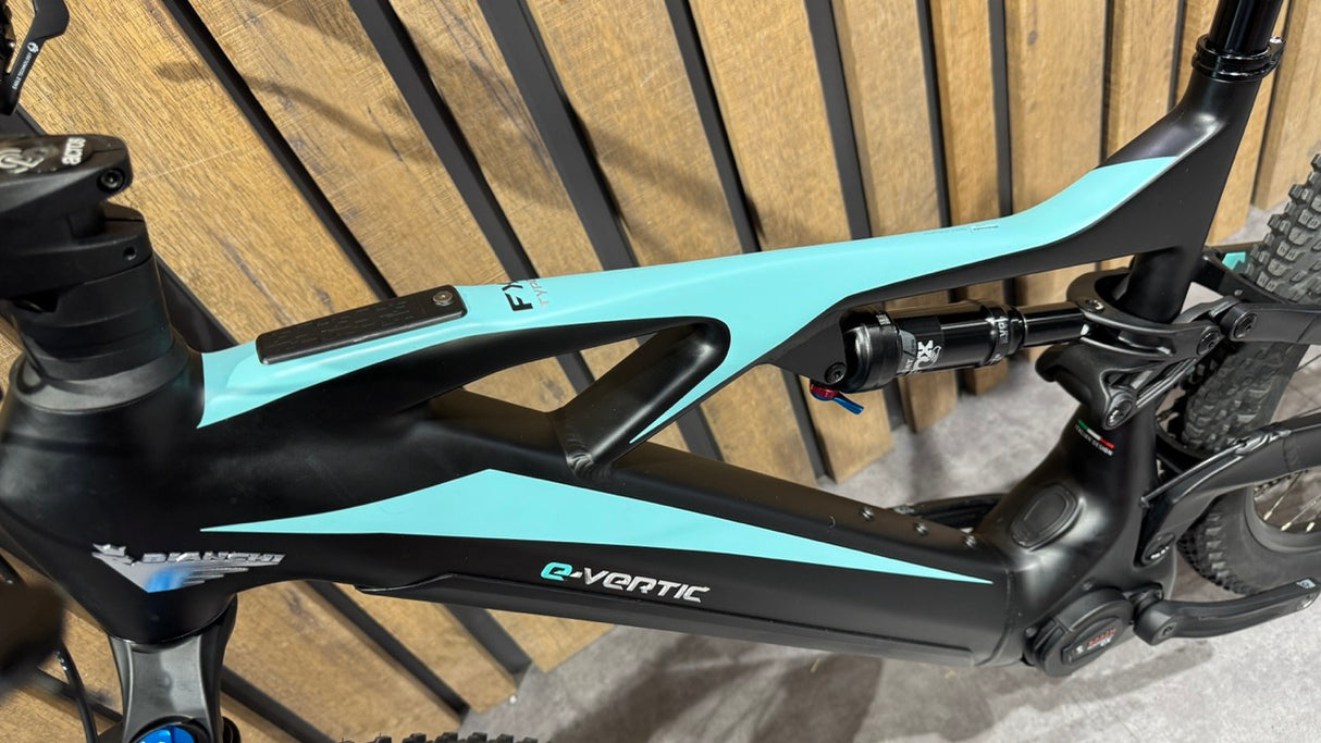 Bianchi e-Vertic FX-Type Tg. L Usato