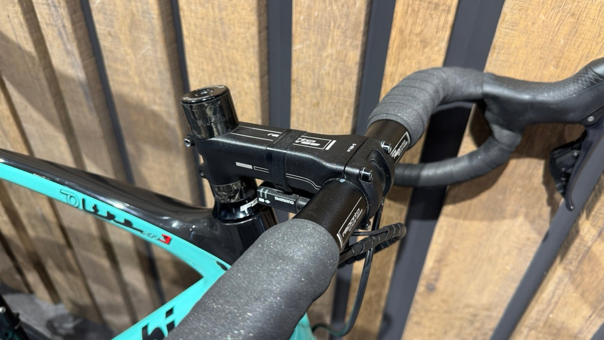 Bianchi Oltre XR3 Ultegra Di2 11v Tg.55 - Usato