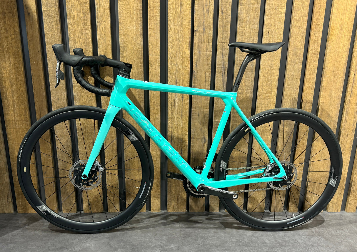 Bianchi Specialissima 2022 Sram Red eTap AXS 12sp • Vision SC40