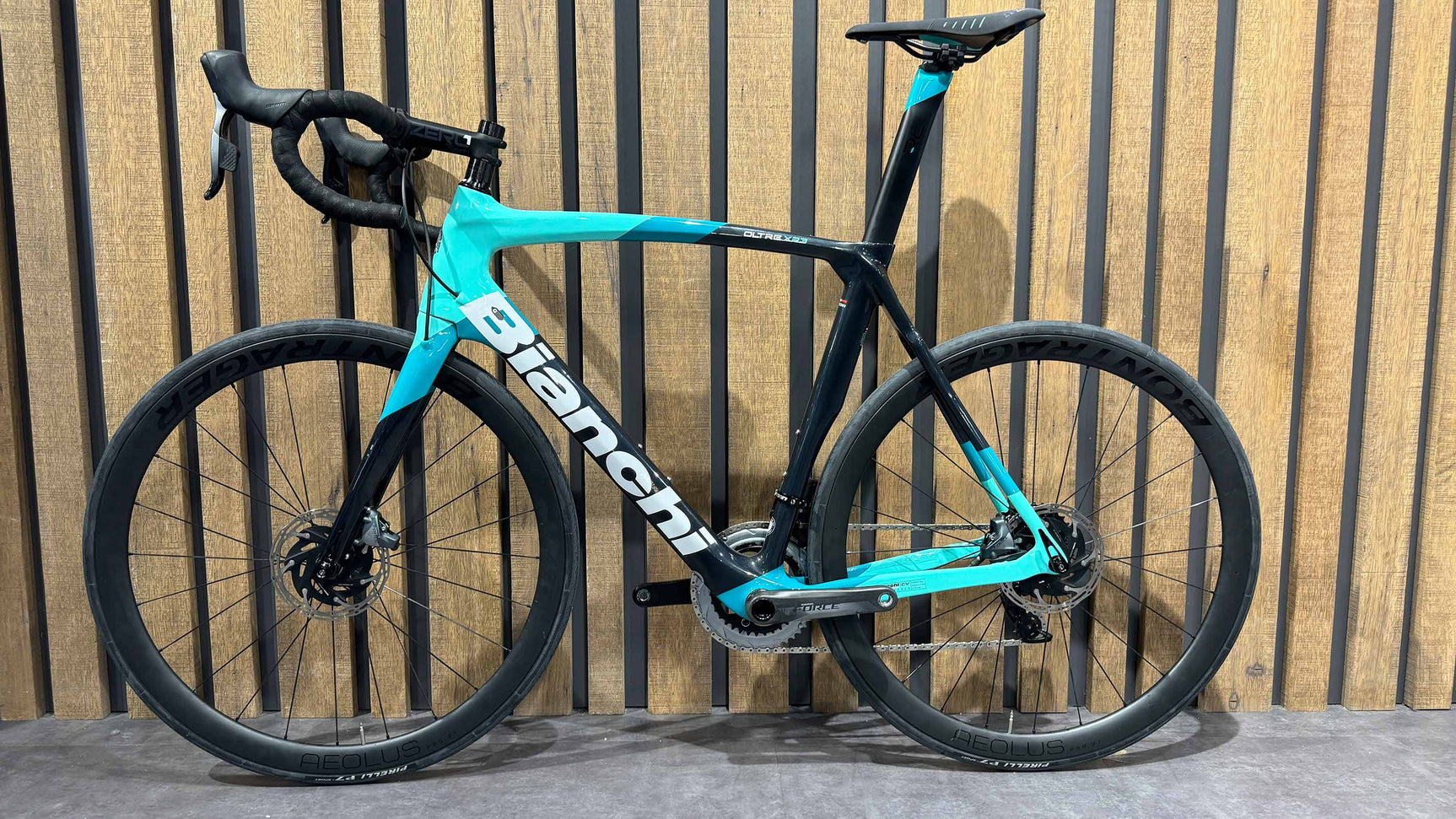 
Bianchi OLTRE XR3 Sram Force AXS Gr. 59 - Usato
