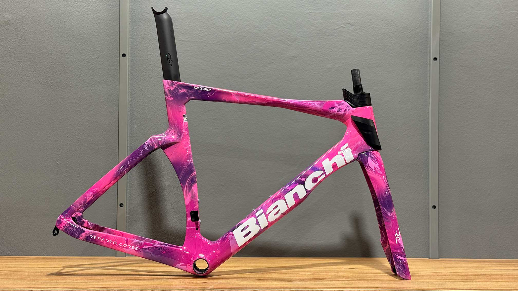 Bianchi OLTRE RC Disc frame kit Officina Bianchi Miami Drip