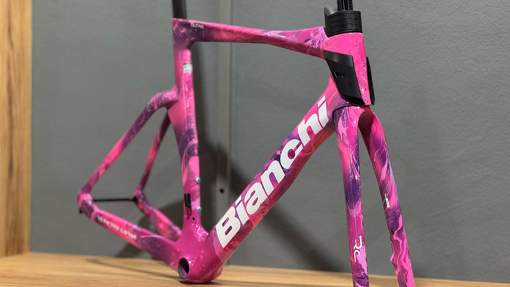 Bianchi OLTRE RC Disc frame kit Officina Bianchi Miami Drip