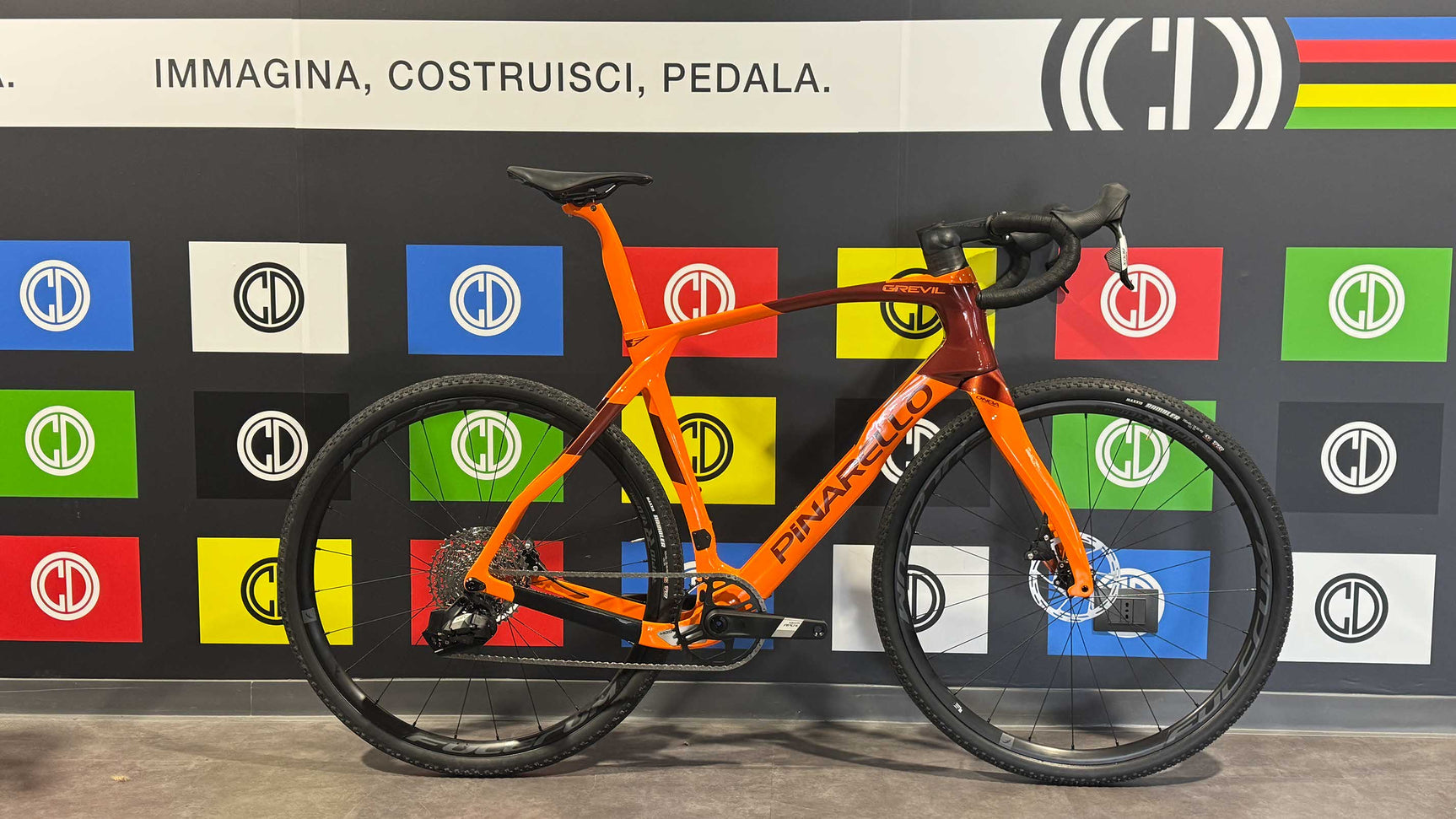 PINARELLO CROSSISTA F9 ULTEGRA Di2