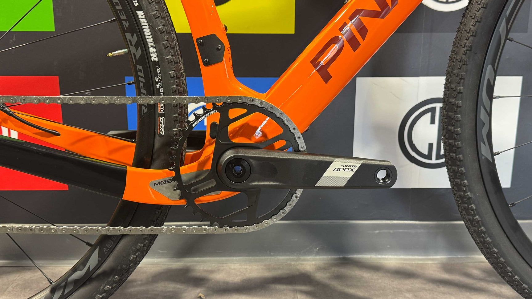 PINARELLO CROSSISTA F9 ULTEGRA Di2