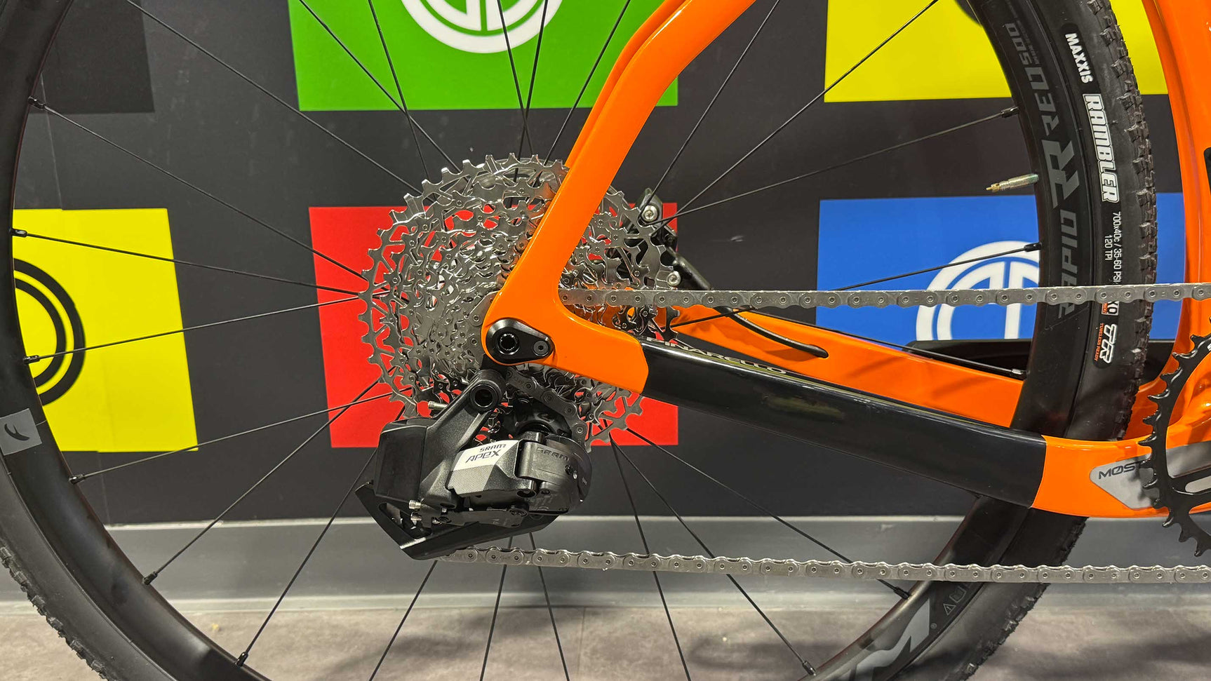 PINARELLO CROSSISTA F9 ULTEGRA Di2