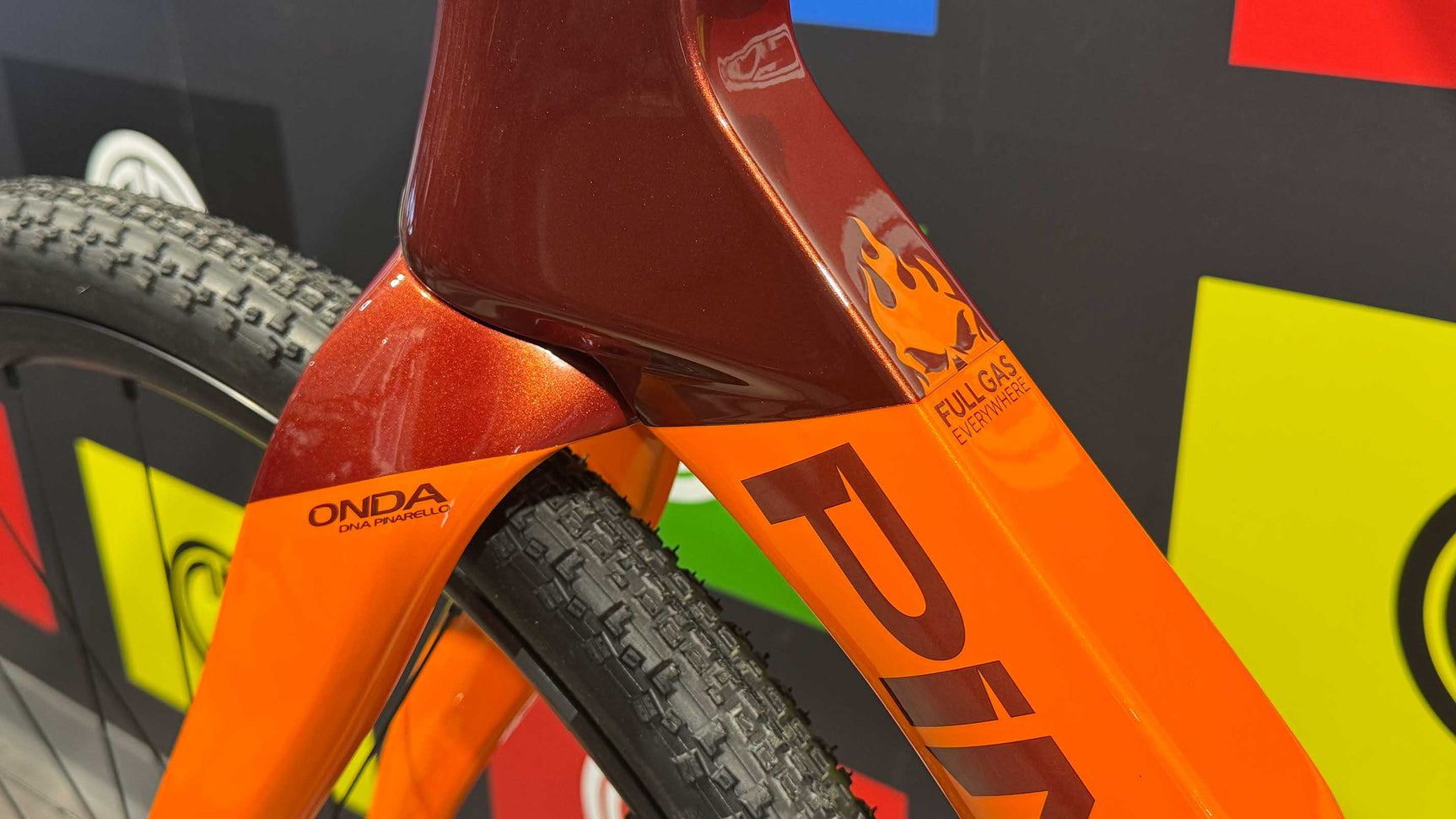 PINARELLO CROSSISTA F9 ULTEGRA Di2