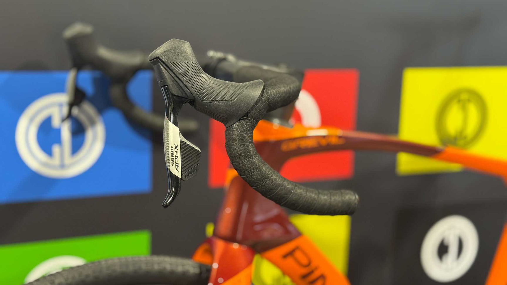 PINARELLO CROSSISTA F9 ULTEGRA Di2