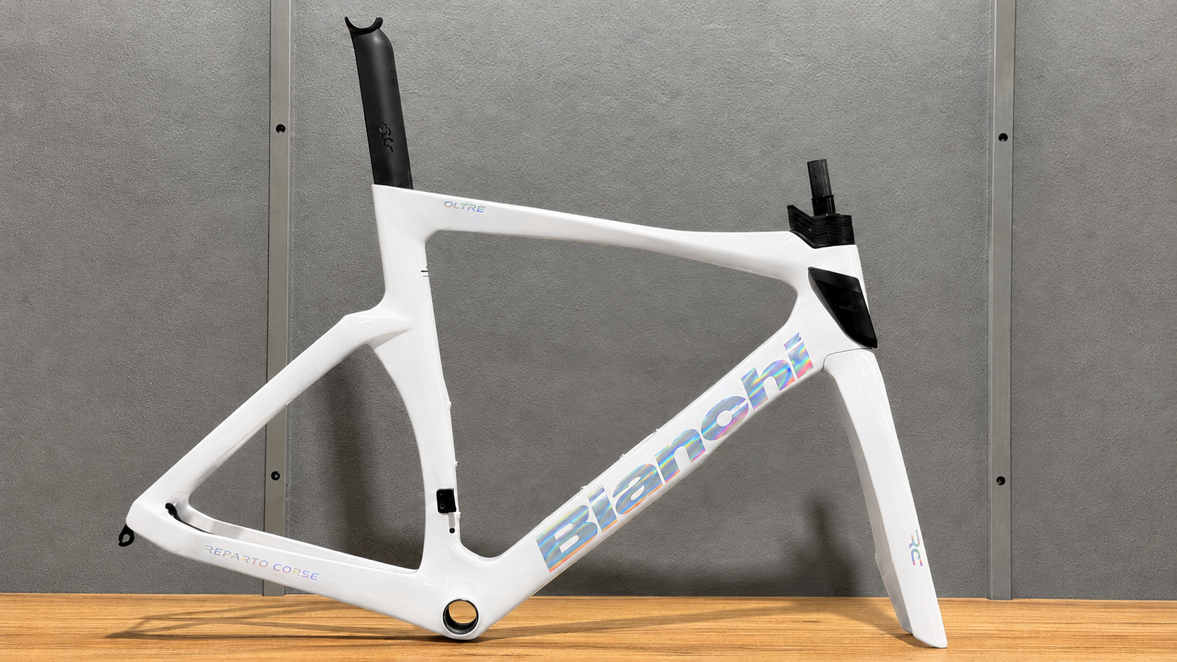 Bianchi OLTRE RC Disc frame kit Officina Bianchi Miami Drip